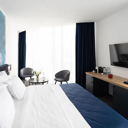 Blue Star Luxury 4*